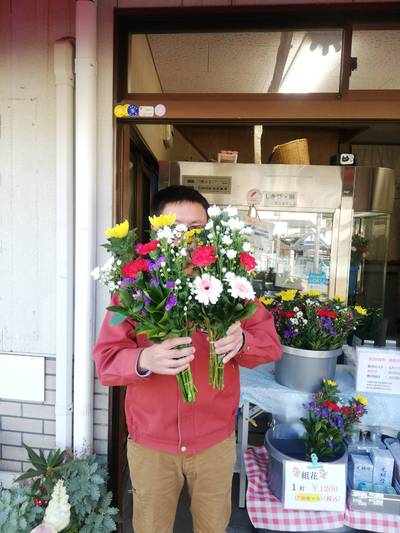 お墓への献花を特別料金で承ります！