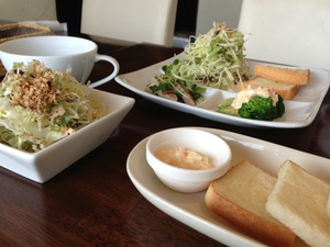 Kitchen La Ando キッチン ラ アンドウ
