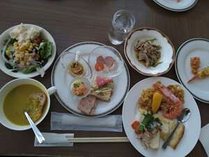 クレメント高松ヴァンのランチ、お笑い福祉士高松メンバーと。 クレメント高松ヴァンのランチ、お笑い福祉士高松メンバーと。