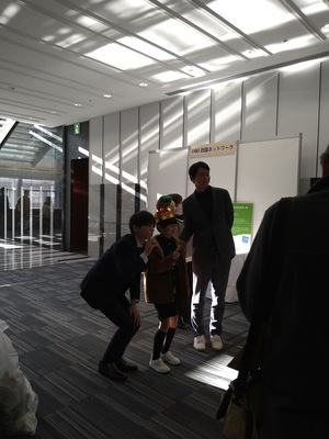 わかさ堂のいちご大福、気象予報士蓬莱さんの講演 わかさ堂のいちご大福、気象予報士蓬莱さんの講演
