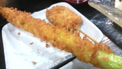 串よしさんの、アスパラでV