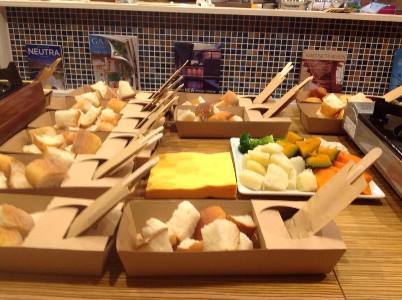 イタリアチーズとフランスチーズのフォンデュの会 イタリアチーズとフランスチーズのフォンデュの会