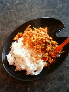 タイの鶏肉のバジルチリ炒め