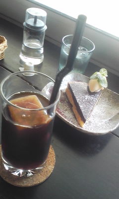 海に近いカフェ