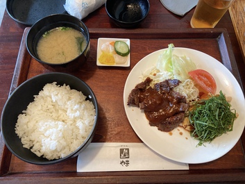 足が止まるランチメニュー看板 足が止まるランチメニュー看板