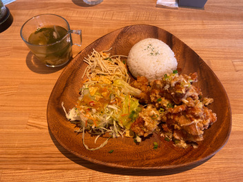 恐竜が面白いお店でランチ 恐竜が面白いお店でランチ