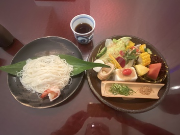 おいしいサラダはいかが 行きます おいしいサラダはいかが 行きます