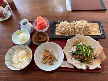 ランチどちらいかれますか? ランチどちらいかれますか?