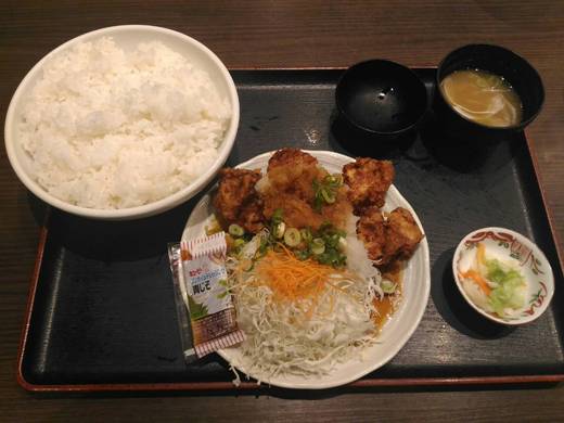 田子作 丸亀おいしい広場店 鶏のみぞれ和え定食(ごはん特大盛り) 田子作 丸亀おいしい広場店 鶏のみぞれ和え定食(ごはん特大盛り)