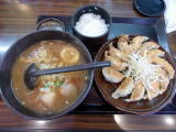昼食は浜松餃子とラーメンセット 昼食は浜松餃子とラーメンセット