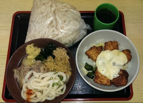 「うどん市場・兵庫町店」にて 「うどん市場・兵庫町店」にて
