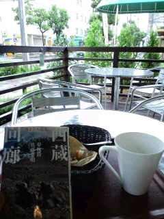 すずめとカフェと読書♪