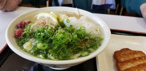 セルフうどんの「たも屋本店」に行った。 セルフうどんの「たも屋本店」に行った。