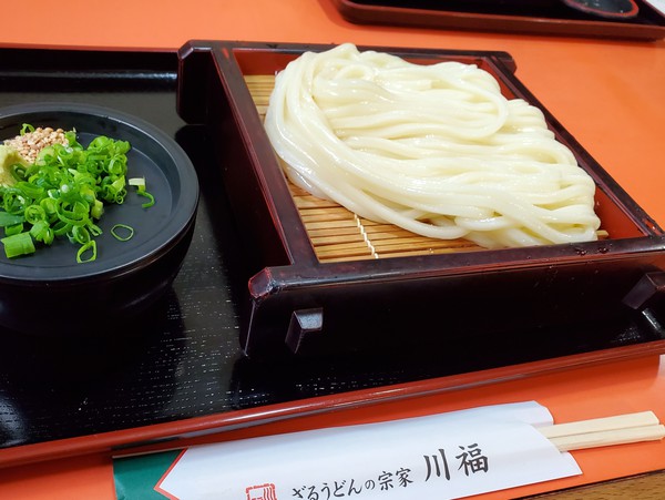 久しぶりの外食は、うどんでスタート 久しぶりの外食は、うどんでスタート
