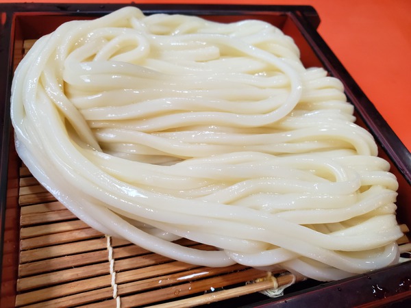 久しぶりの外食は、うどんでスタート 久しぶりの外食は、うどんでスタート
