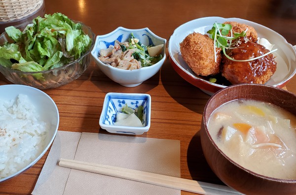 レトロな気分でランチ「パーラーエメラルド」 レトロな気分でランチ「パーラーエメラルド」