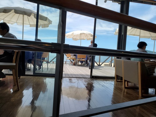 海辺のレストランでランチ 海辺のレストランでランチ