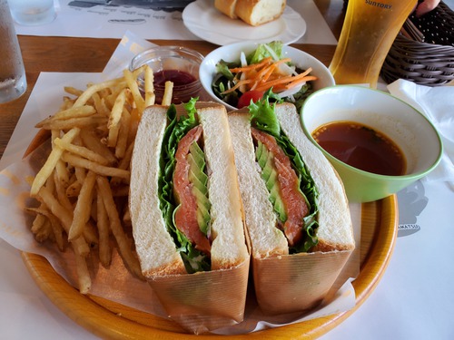 海辺のレストランでランチ 海辺のレストランでランチ
