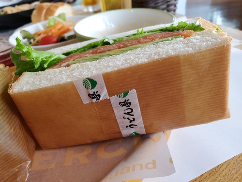 海辺のレストランでランチ 海辺のレストランでランチ