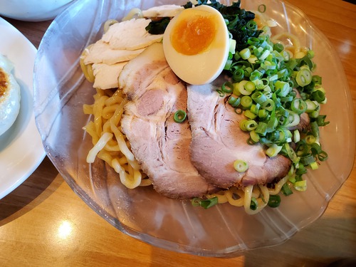 山村ラーメン、冷やしつけ麺が美味しかった。 山村ラーメン、冷やしつけ麺が美味しかった。