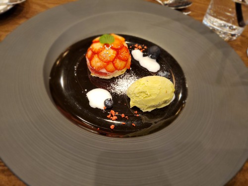 ロケーションに会場、料理と三拍子そろったクリスマスランチ ロケーションに会場、料理と三拍子そろったクリスマスランチ