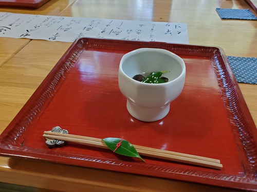 日本料理店「侘助」は、花言葉のとおり 日本料理店「侘助」は、花言葉のとおり
