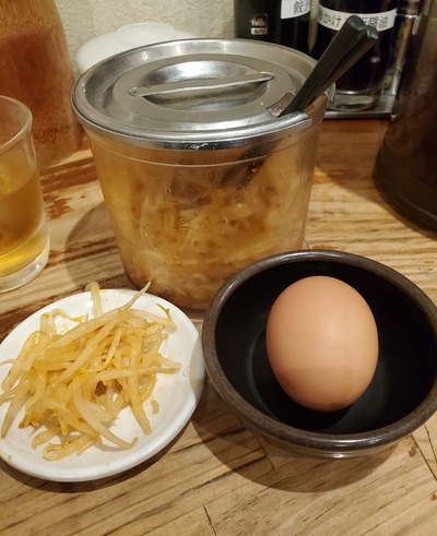 主役のラーメンもだけど、無料の脇役も美味しい 主役のラーメンもだけど、無料の脇役も美味しい