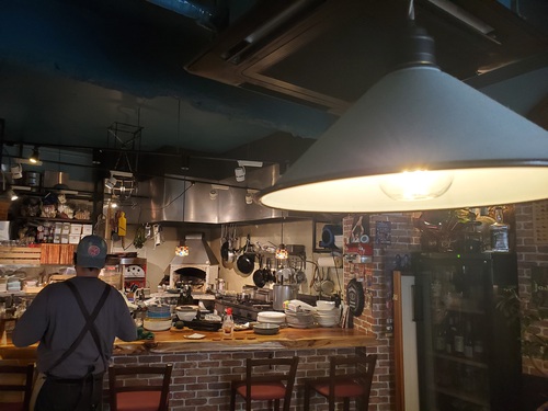 ノッキング・キッチンのマスターは北海道から移住して来た。 ノッキング・キッチンのマスターは北海道から移住して来た。