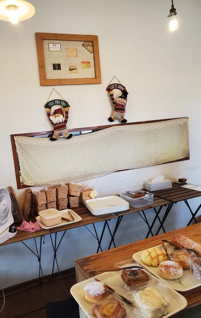 パン屋さん「ジュンジュ」に寄る。 パン屋さん「ジュンジュ」に寄る。