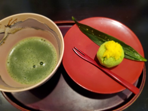 お抹茶に?スープにレタス鍋 お抹茶に?スープにレタス鍋