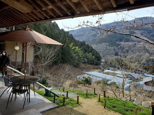 山の上のお洒落なカフェ「loving」 山の上のお洒落なカフェ「loving」