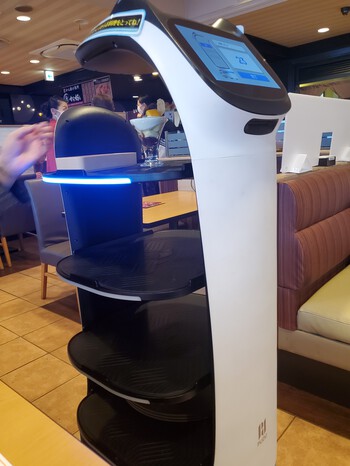 ロボットさんが運んでくれた。 ロボットさんが運んでくれた。