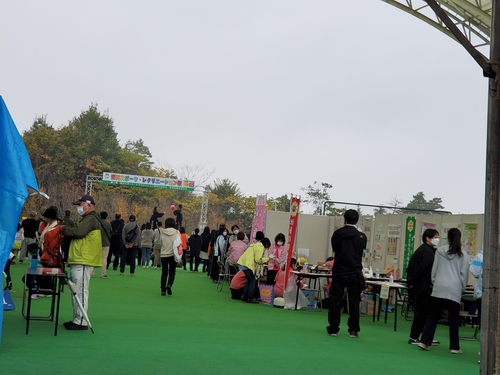 美しい紅葉の中でスポレク参加 美しい紅葉の中でスポレク参加