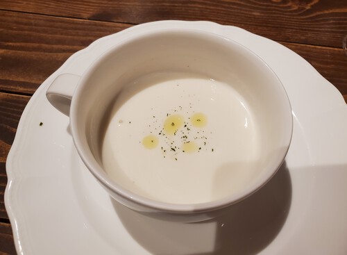 今日のランチは、ボジョレーヌーボーのワイン付き 今日のランチは、ボジョレーヌーボーのワイン付き