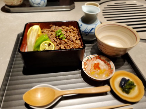 鍛冶屋町の「にく味新」のランチ 鍛冶屋町の「にく味新」のランチ
