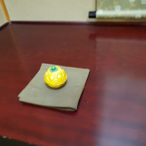 しつらいが素晴らしい「侘助」 しつらいが素晴らしい「侘助」