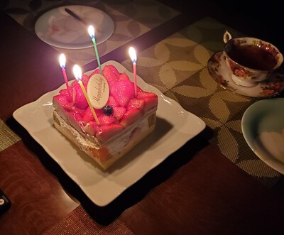 お嫁さんの誕生日を祝う お嫁さんの誕生日を祝う
