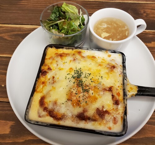 街中の花は、控えめで地味な花 街中の花は、控えめで地味な花
