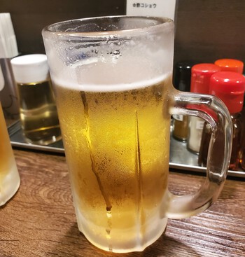 人気の餃子屋さんに行く。 人気の餃子屋さんに行く。