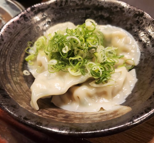 人気の餃子屋さんに行く。 人気の餃子屋さんに行く。