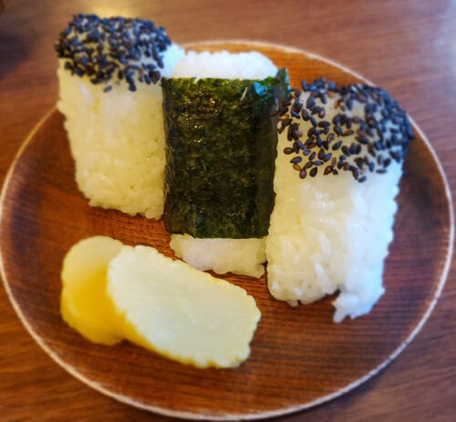 一鶴の骨付鳥、柔らかくて食べられた。 一鶴の骨付鳥、柔らかくて食べられた。