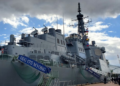 海上自衛隊の護衛艦「みょうこう」見学 海上自衛隊の護衛艦「みょうこう」見学