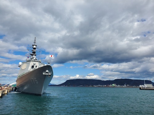 海上自衛隊の護衛艦「みょうこう」見学 海上自衛隊の護衛艦「みょうこう」見学