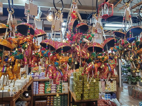 好奇心で「マライカバザール」に行ってみた。 好奇心で「マライカバザール」に行ってみた。
