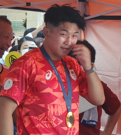 日下尚選手の凱旋パレードに行った。 日下尚選手の凱旋パレードに行った。