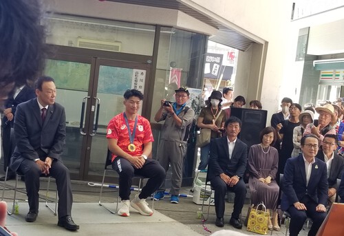 日下尚選手の凱旋パレードに行った。 日下尚選手の凱旋パレードに行った。