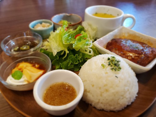 やっと日替わりランチにありつけた。 やっと日替わりランチにありつけた。