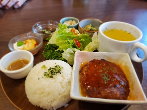 やっと日替わりランチにありつけた。 やっと日替わりランチにありつけた。