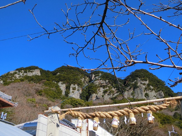 八栗さんには仏様と神様が仲良くいらっしゃる。 八栗さんには仏様と神様が仲良くいらっしゃる。