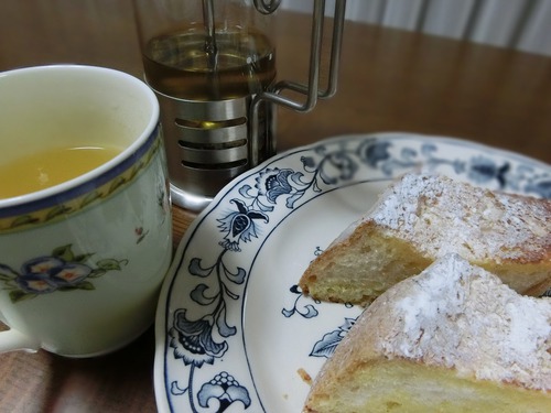 お茶とパンとひとりの夜 お茶とパンとひとりの夜